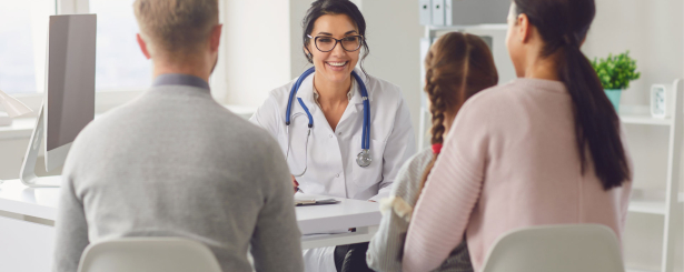 Imagen - medico con familia